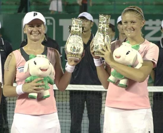 的稳健表现 的稳健表现